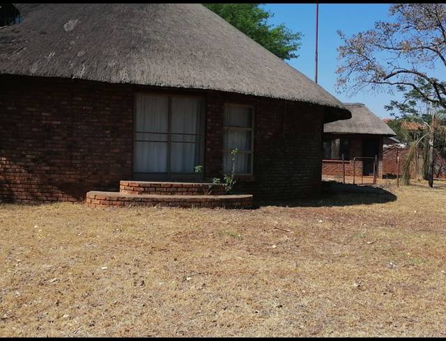 2.60HA SMALLHOLDING FOR SALE IN DE KROON AH